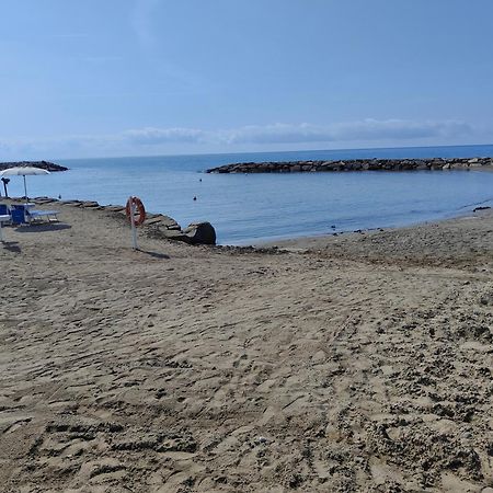 Piano Terra Centrale Vicino Al Mare 리바 리구레 외부 사진